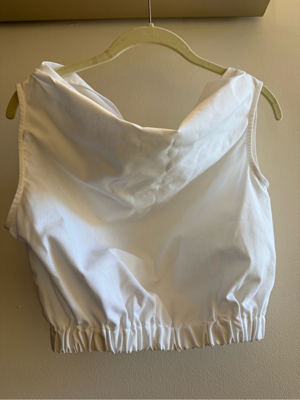 Commense White Sleeveless Crop Tank